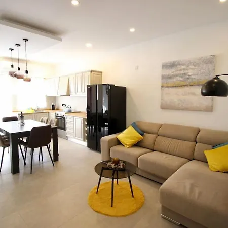 3 Bedroom Apartament Gzira