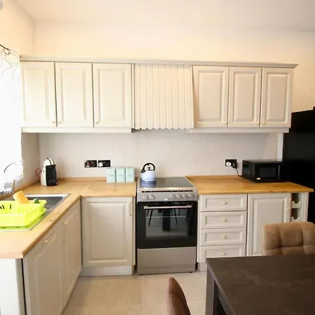 3 Bedroom Apartament *